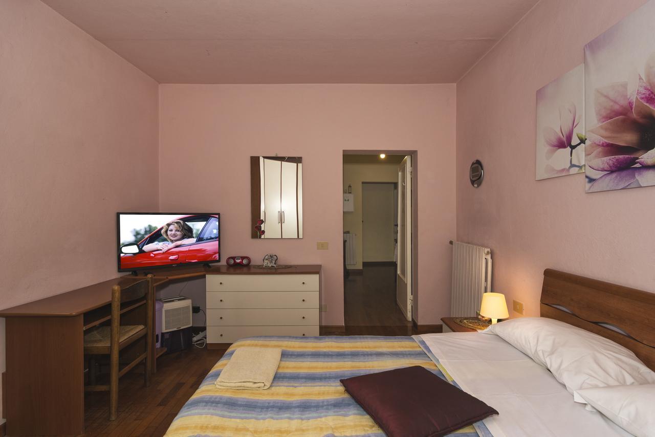 Holiday House Ospedale B&B Ghizzano Δωμάτιο φωτογραφία