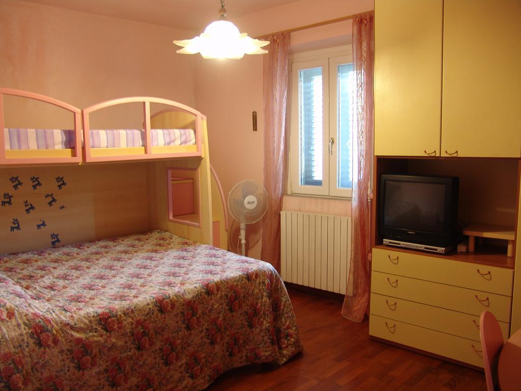 Holiday House Ospedale B&B Ghizzano Δωμάτιο φωτογραφία